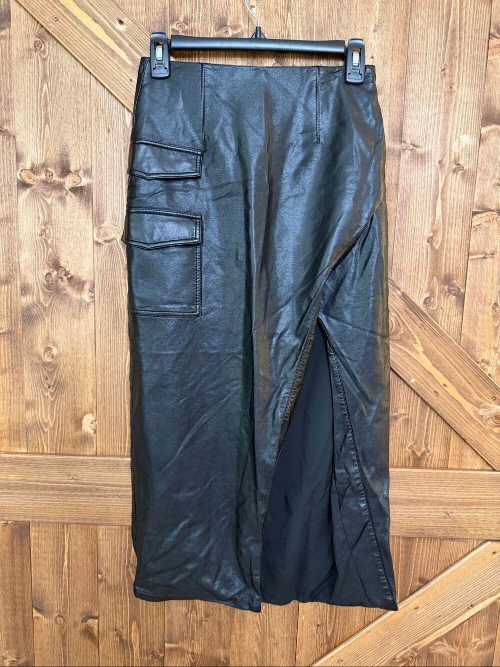 Nicholas Black Faux Leather Cargo Midi Skirt Size US 0 Side Slit (9268)